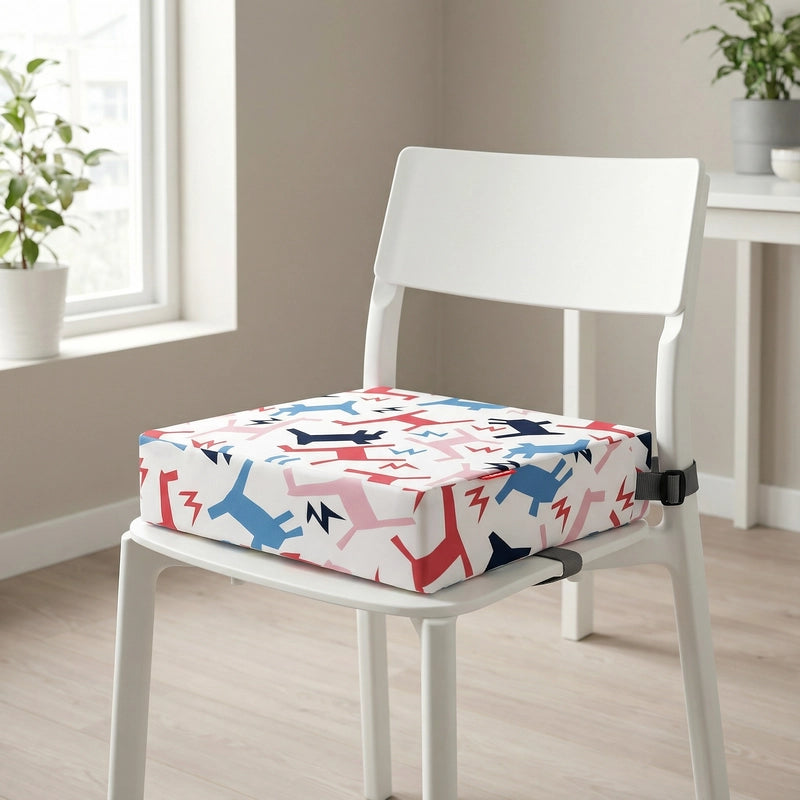 Coussin poney avec sangles réglables installé sur une chaise