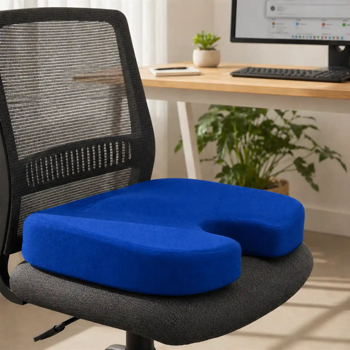 Coussin forme U coccyx bleu mise en situation d'usage