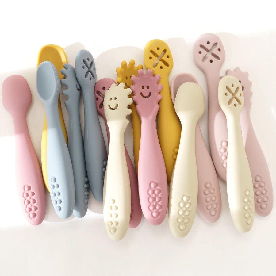 Cuillère silicone douce bébé coloris visibles
